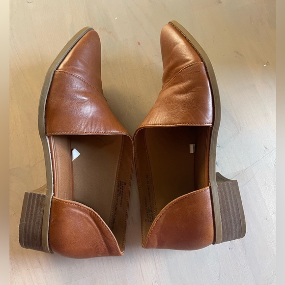 Universal Threads Women’s clogs - Picture 2 of 5